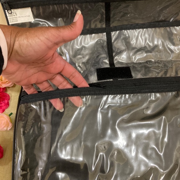 Claire's Hanging Travel Bag, Black - Picture 7 of 13